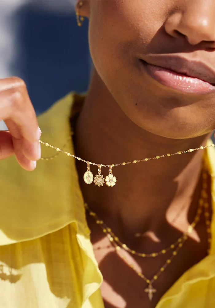 Pendentif Madone Or Rose Résine Mimosa