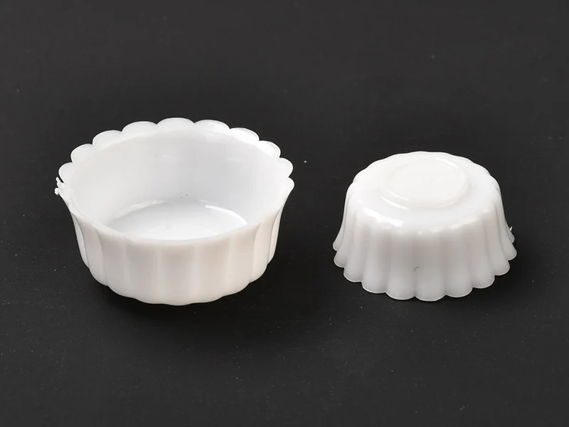Lot de 33 plats miniatures en plastique