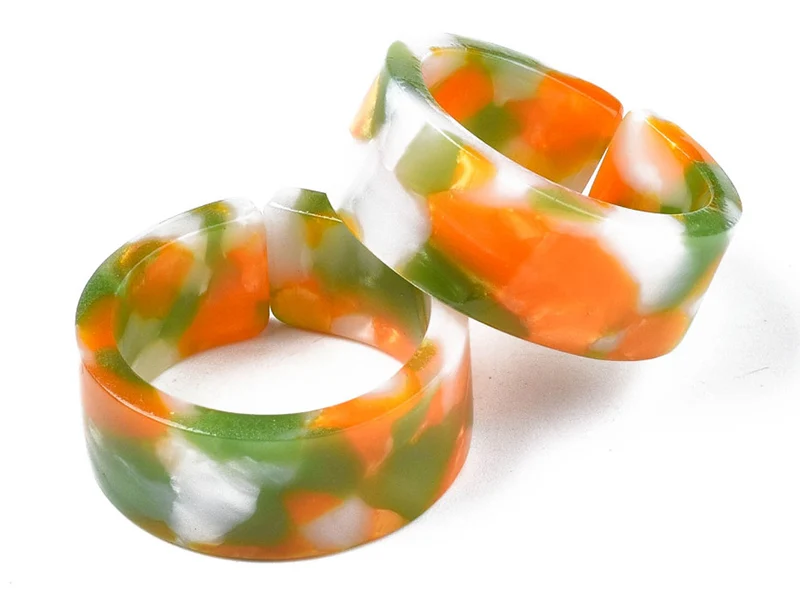Bague en résine transparente effet écaillé - Couleur aléatoire