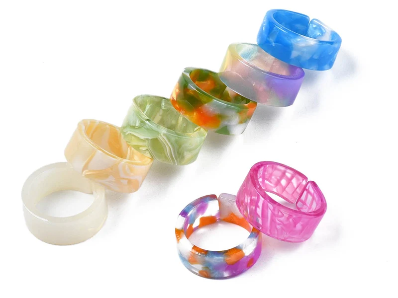 Bague en résine transparente effet écaillé - Couleur aléatoire