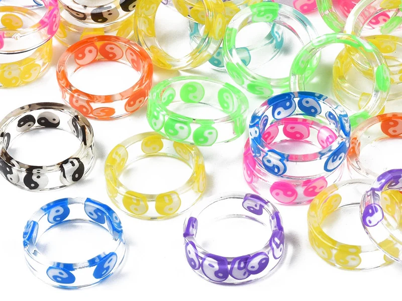 Bague en résine transparente - Yin Yang - Couleur aléatoire
