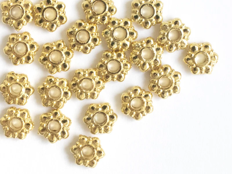20 perles intercalaires en forme de fleurs - Doré à l'or fin 18 K - 7,5 mm