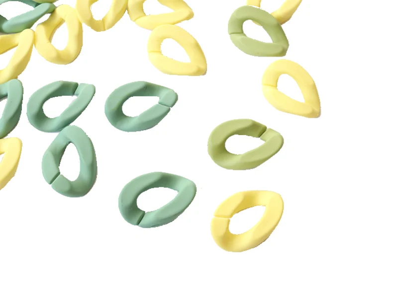Lot de 50 maillons mates en acrylique - 30 x 21 mm - Vert et jaune