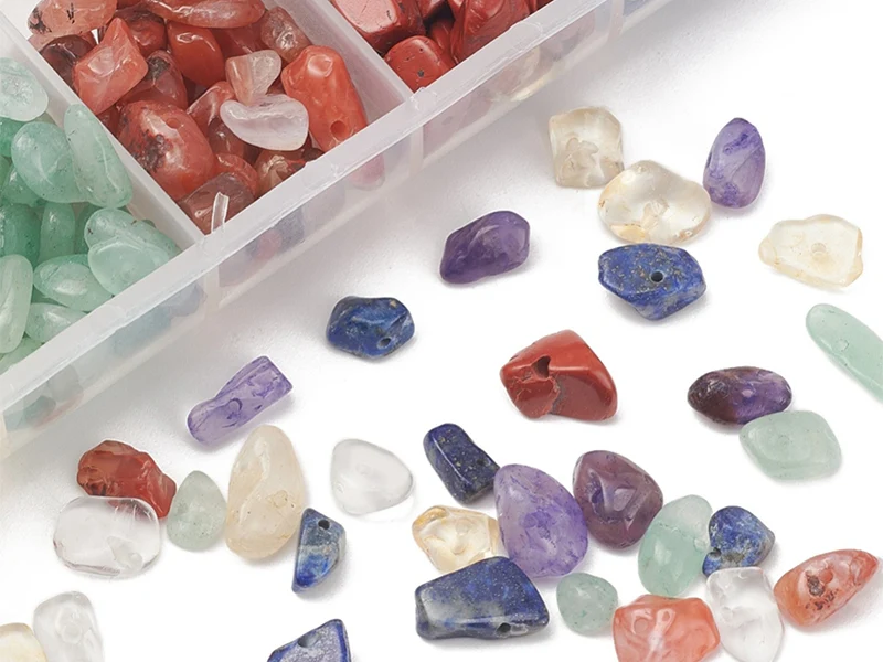 Boîte de 7 styles de perles précieuses naturelles