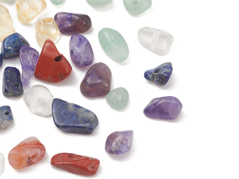Boîte de 7 styles de perles précieuses naturelles