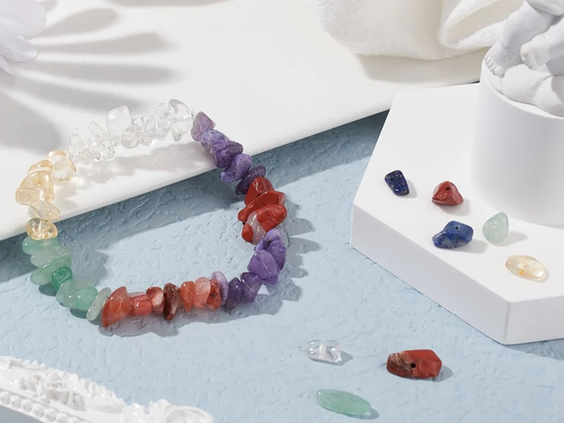 Boîte de 7 styles de perles précieuses naturelles