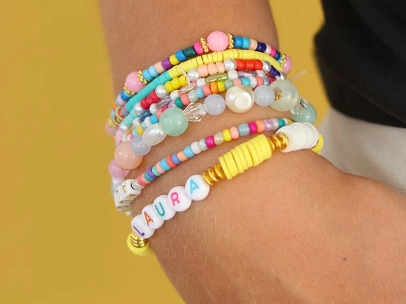 Boite de perles tubes Heishi 6 mm - rose fluo
