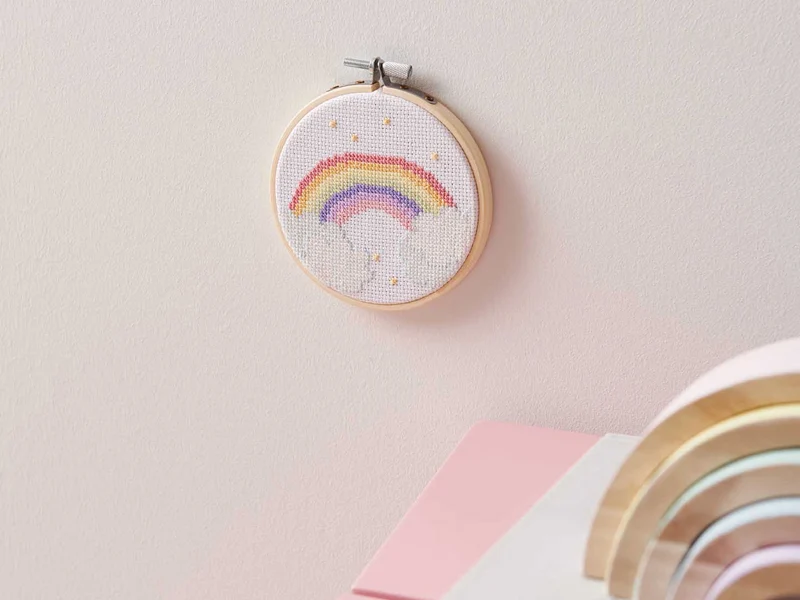 KIT DE BRODERIE ARC-EN-CIEL - RICO DESIGN