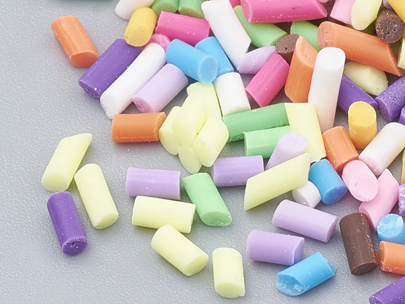 Faux vermicelles couleurs vives pour pâte fimo ou résine.