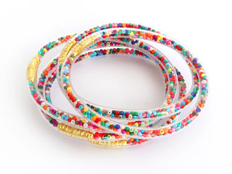 Bracelet jonc bouddhiste fantaisie - inclusion de perles de rocailles multicolores