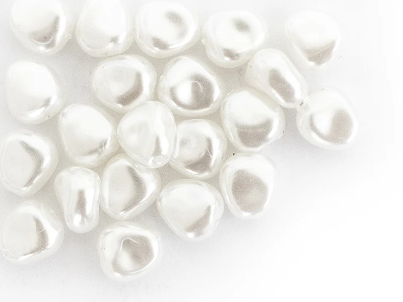 20 perles en plastique imitation perles de culture - forme irrégulière - 10 x 11 mm