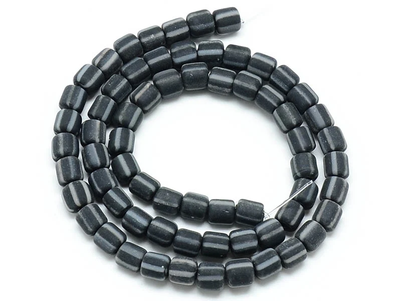 Boite de perles tubes Heishi 6 mm - rayures noir