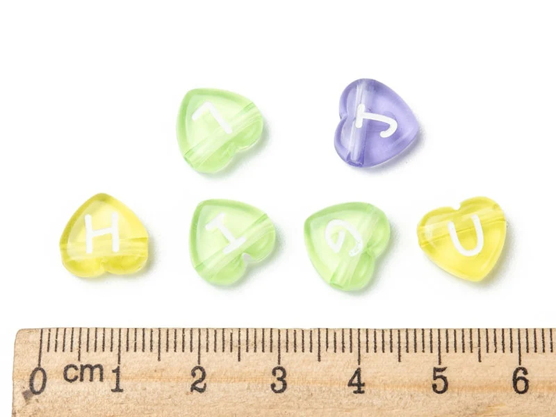 200 perles cœur en plastique - lettres alphabet - 11 mm