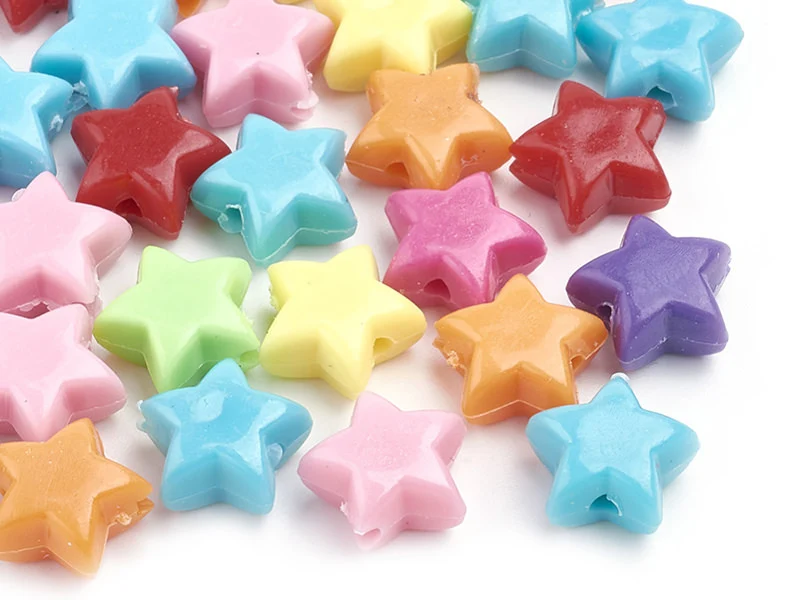 50 perles en plastique - étoiles couleur vive - 12 mm