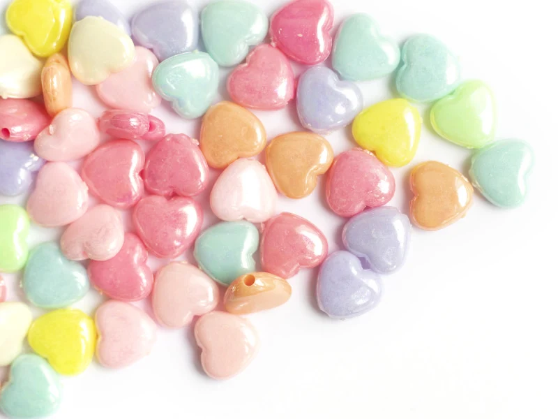 50 perles cœurs nacrés - 12 mm