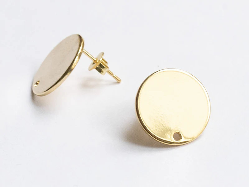 Paire de boucles d'oreilles puces 18K - doré à l'or fin - 15 mm