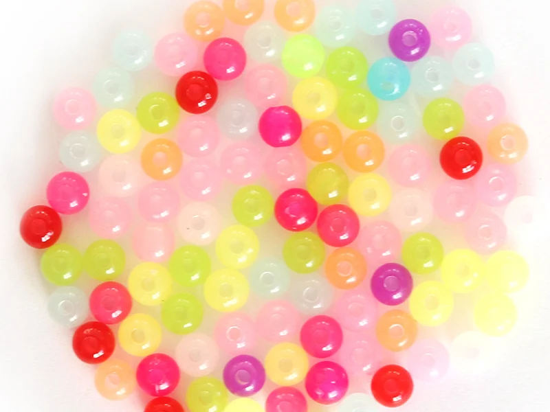 100 perles en plastique rondes 6 mm - multicolores