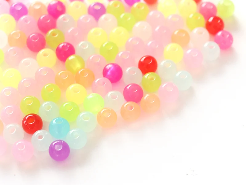 100 perles en plastique rondes 6 mm - multicolores