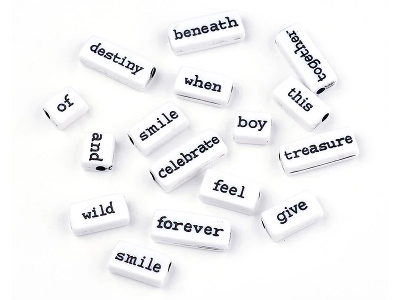 50 perles en plastique - mots - noir et blanc
