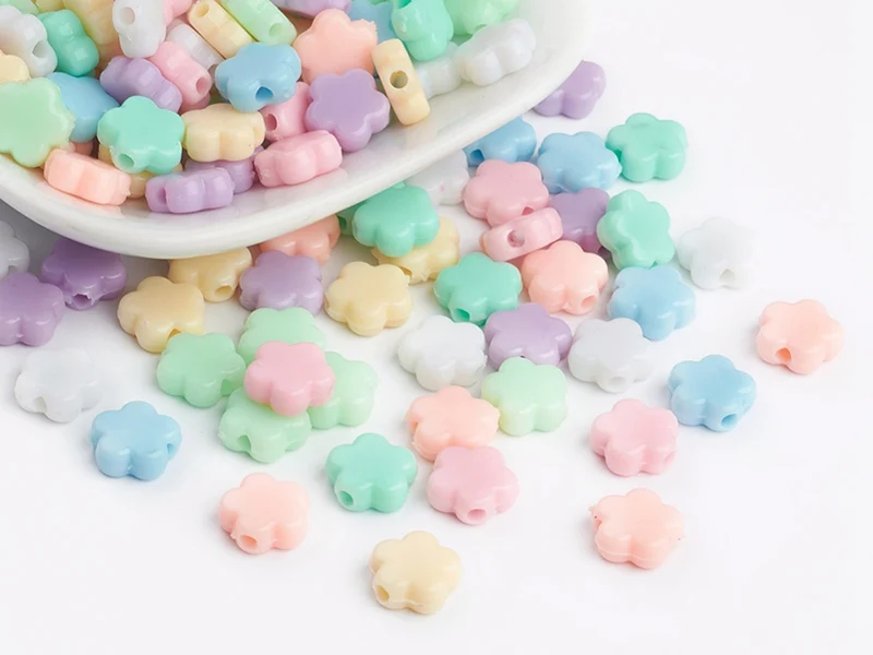 50 perles en plastique - fleurs simples pastelles - 9 mm