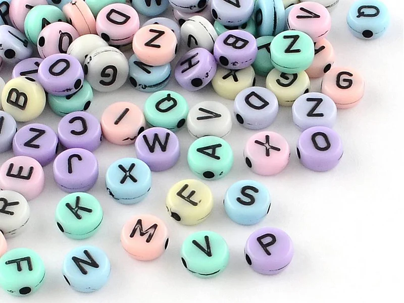 200 perles rondes en plastique - lettres alphabet - couleurs pastel