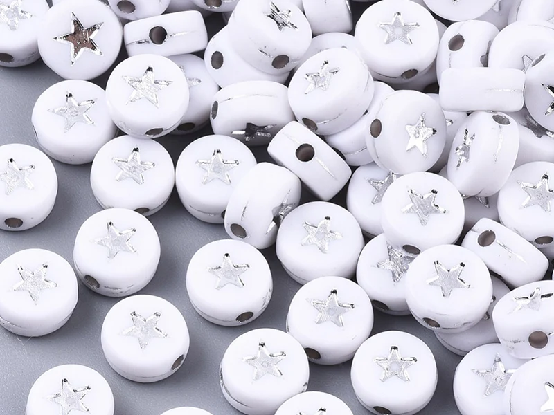 20 perles rondes en plastique - étoiles - argenté et blanc