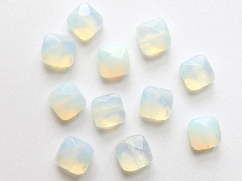 Perle à facettes carré - Opalite - 8 x 8 mm