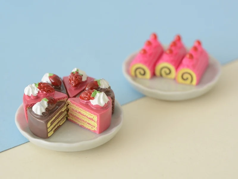 Cabochon part de gâteau à la fraise