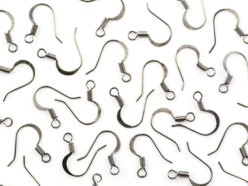10 paires de boucles d'oreilles - crochets plats - couleur noir métallisé