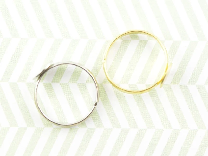 Support de bague - couleur argenté