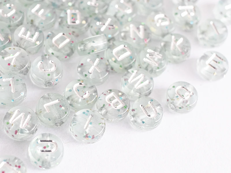 Lot de 200 perles rondes à paillettes - Lettres alphabet argentés