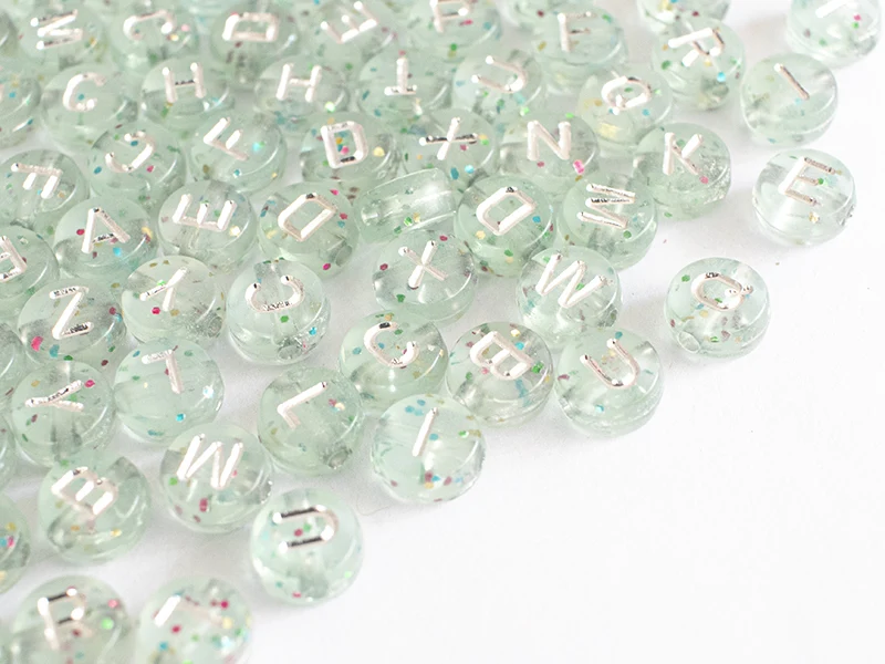 Lot de 200 perles rondes à paillettes - Lettres alphabet argentés