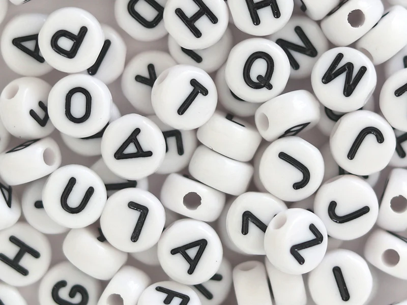 Lot de 200 perles rondes - Lettres alphabet noires