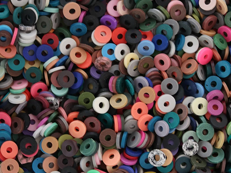 Boite de perles rondelles heishi 6 mm - mix de couleurs naturelles