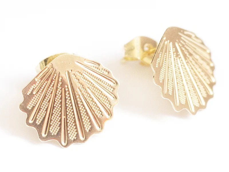 Puce d'oreille coquillage filigrane en laiton avec anneau - laiton doré à l'or fin 24K