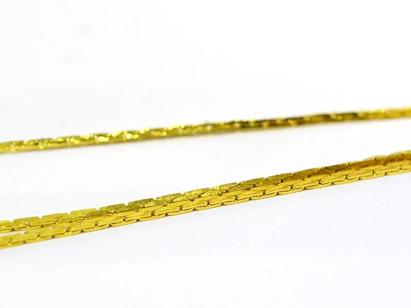 Chaîne serpentine 0,6 mm dorée x 20 cm