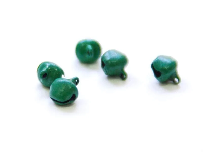 1 petit grelot en métal - vert mat