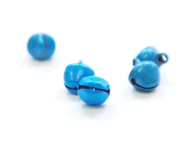 1 petit grelot en métal - bleu mat
