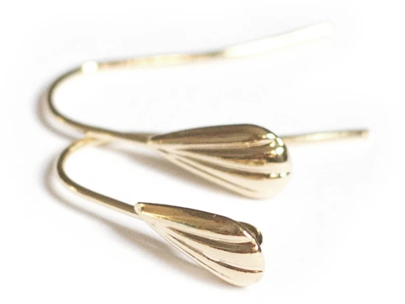 Boucles d'oreilles pendantes avec coquillage - laiton doré à l'or fin 16K