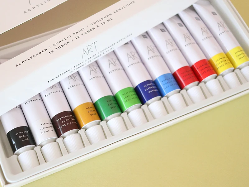 Set de 12 tubes de peinture acrylique