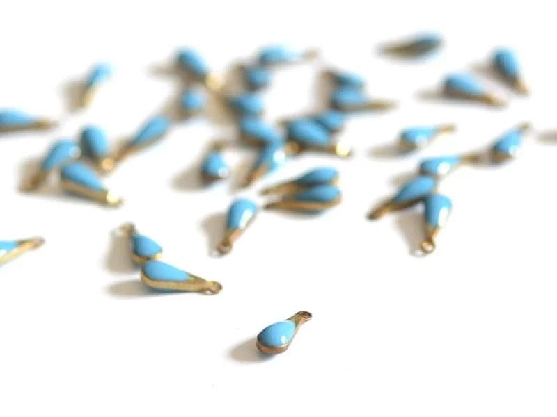Breloque petite goutte émaillée - bleu turquoise