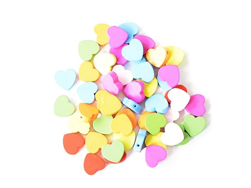 50 perles coeur en bois vernis - 18 mm