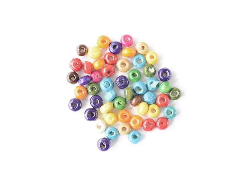 50 perles rondes multicolores en bois vernis - 4 mm