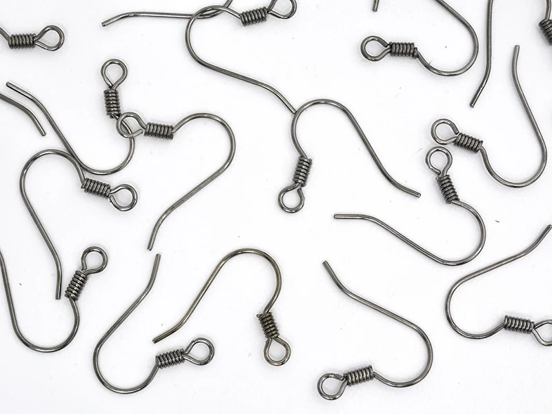 10 paires de boucles d'oreilles crochets - couleur noir métallisé