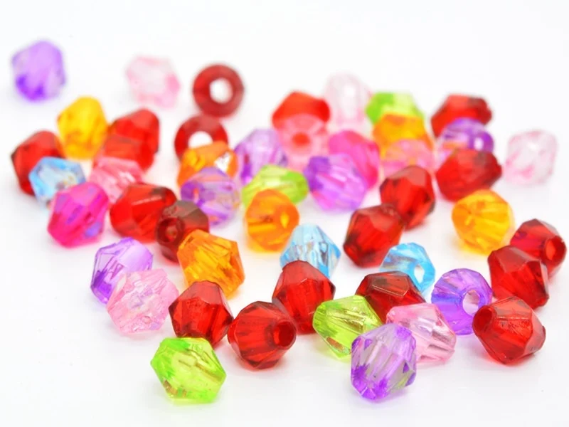 50 perles à facettes en plastique 4 mm- multicolore